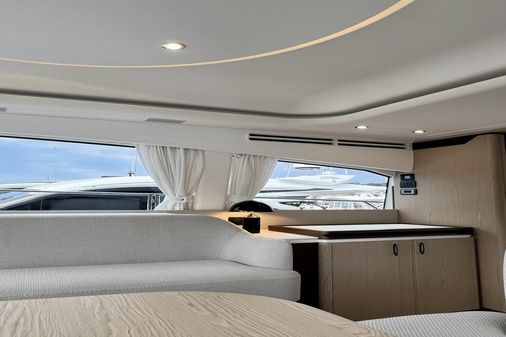 Azimut 53 Flybridge image