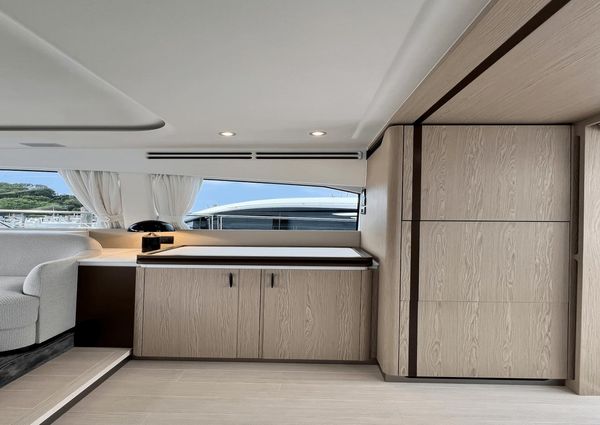 Azimut 53 Flybridge image