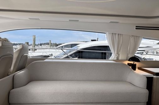 Azimut 53 Flybridge image