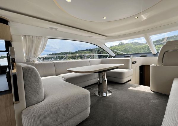 Azimut 53 Flybridge image