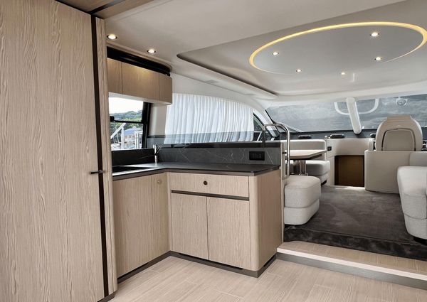 Azimut 53 Flybridge image