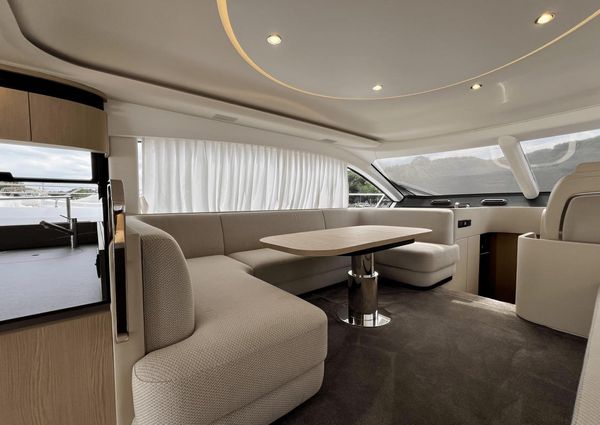 Azimut 53 Flybridge image