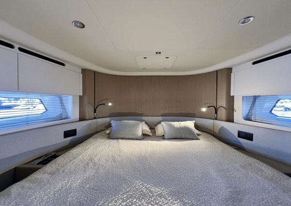 Azimut 53 Flybridge image