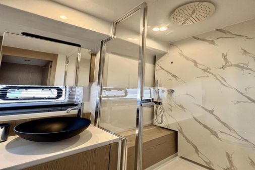 Azimut 53 Flybridge image