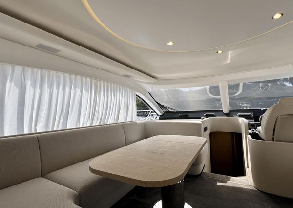 Azimut 53 Flybridge image