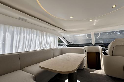 Azimut 53 Flybridge image