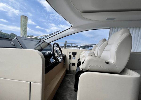 Azimut 53 Flybridge image