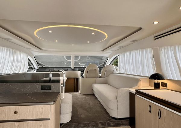 Azimut 53 Flybridge image