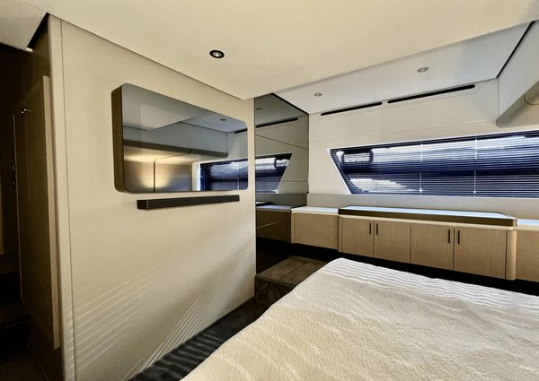 Azimut 53 Flybridge image