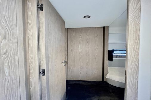 Azimut 53 Flybridge image