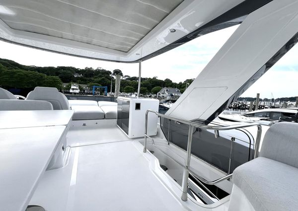 Azimut 53 Flybridge image