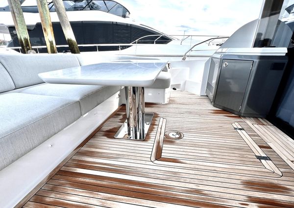 Azimut 53 Flybridge image