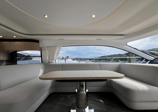 Azimut 53 Flybridge image