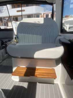 Sea Ray Sundancer 370 OB image