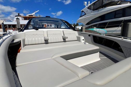 Sea Ray Sundancer 370 OB image