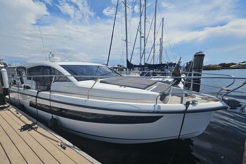 Sealine C335V image