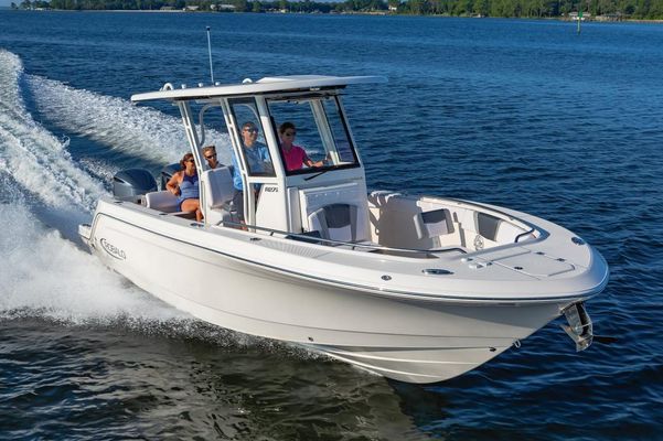 Robalo R272 Center Console - main image