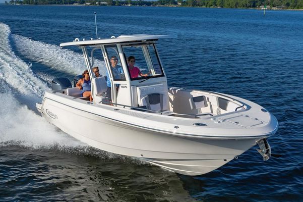 Robalo R272-CENTER-CONSOLE - main image