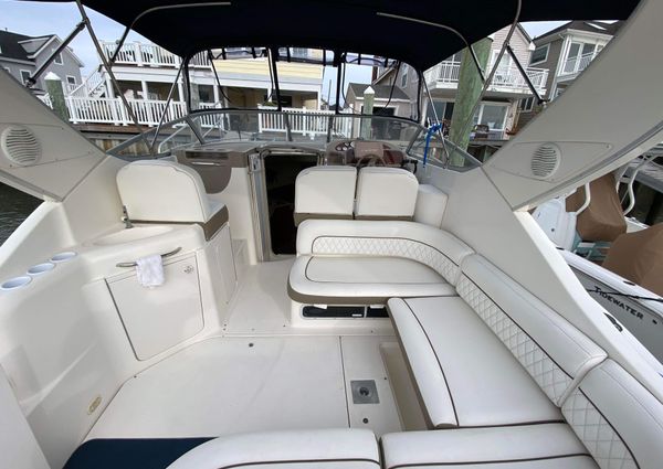 Bayliner 305 image