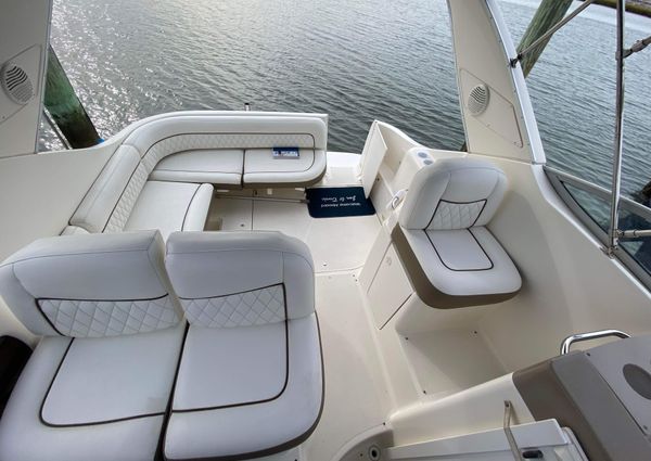 Bayliner 305 image