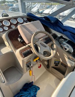 Bayliner 305 image