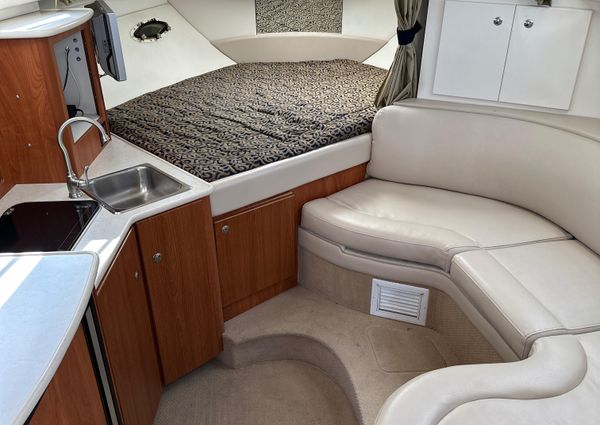 Bayliner 305 image