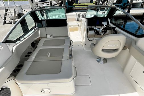 Boston Whaler 240 Vantage image