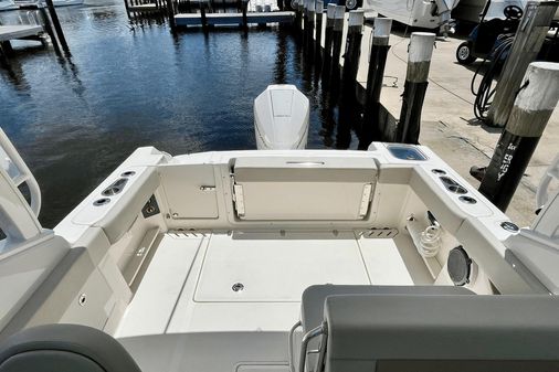 Boston Whaler 240 Vantage image