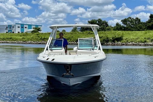 Boston Whaler 240 Vantage image