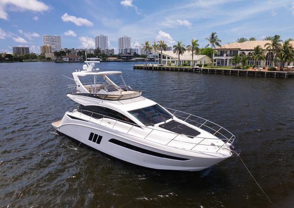 Sea Ray 510 Fly image