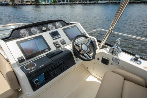 Sea Ray 510 Fly image