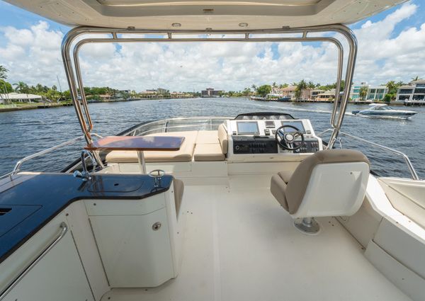 Sea Ray 510 Fly image