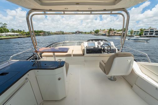 Sea Ray 510 Fly image