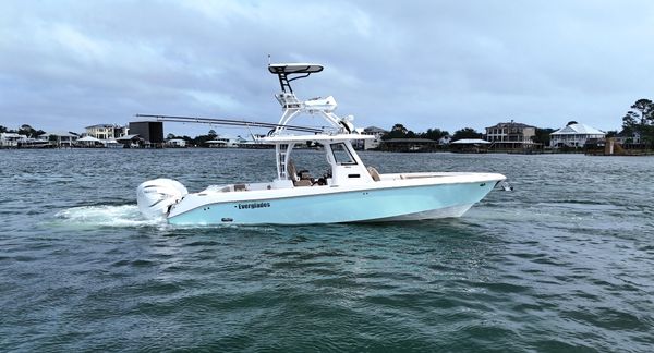 Everglades 335-CENTER-CONSOLE image