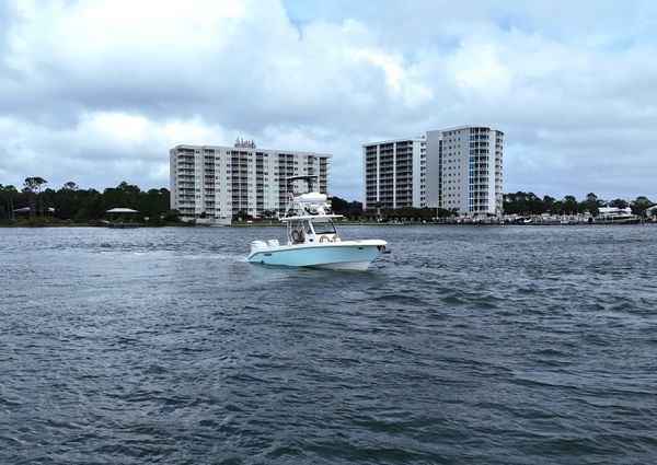 Everglades 335-CENTER-CONSOLE image