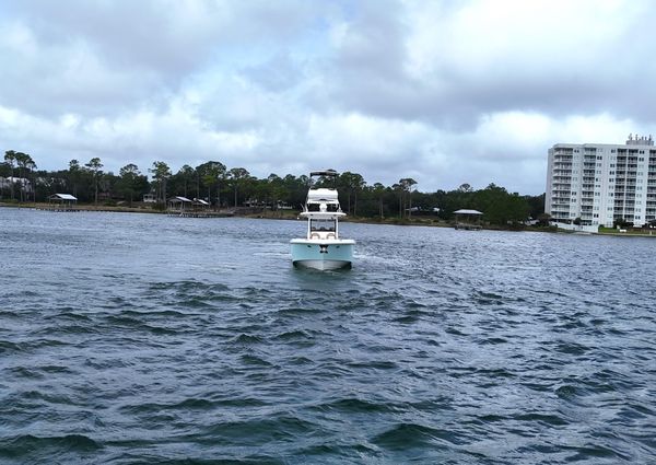 Everglades 335-CENTER-CONSOLE image