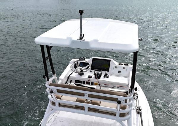 Everglades 335-CENTER-CONSOLE image