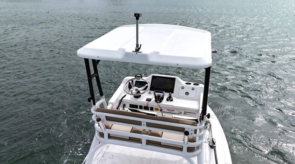 Everglades 335-CENTER-CONSOLE image