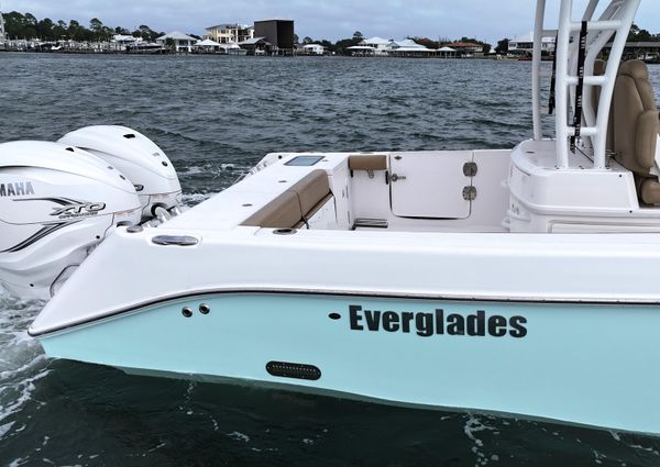 Everglades 335-CENTER-CONSOLE image