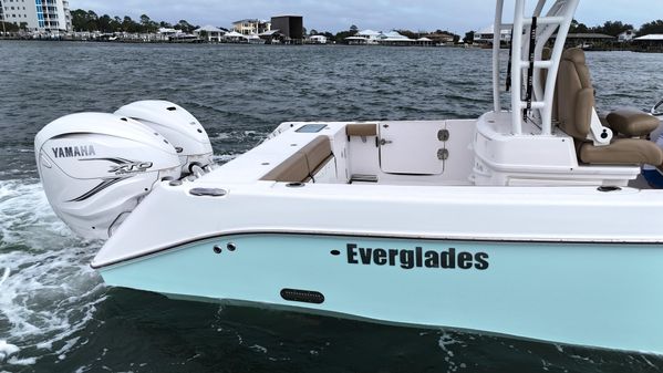 Everglades 335-CENTER-CONSOLE image