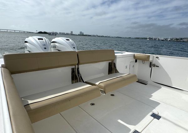 Everglades 335-CENTER-CONSOLE image