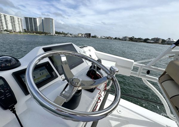 Everglades 335-CENTER-CONSOLE image