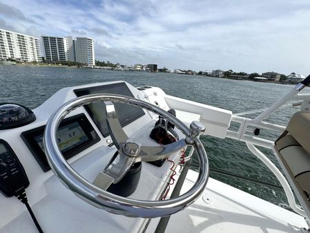 Everglades 335-CENTER-CONSOLE image