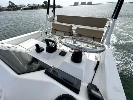 Everglades 335-CENTER-CONSOLE image