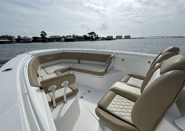 Everglades 335-CENTER-CONSOLE image