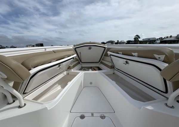 Everglades 335-CENTER-CONSOLE image