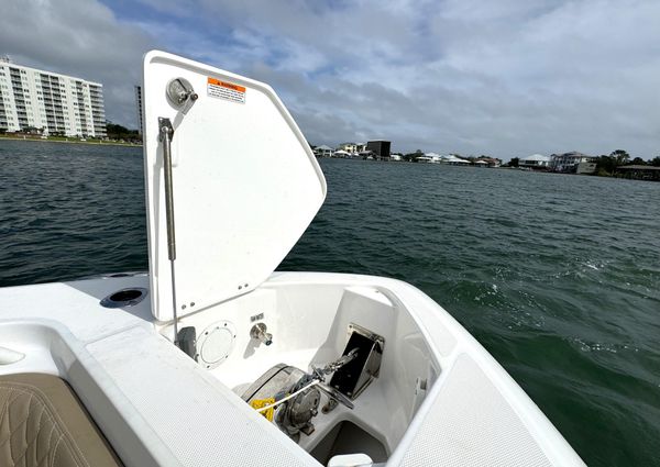 Everglades 335-CENTER-CONSOLE image