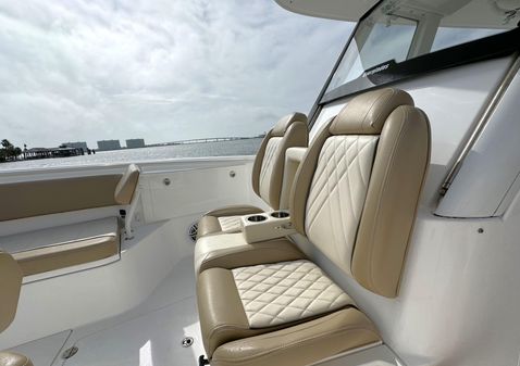 Everglades 335-CENTER-CONSOLE image