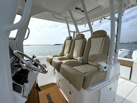 Everglades 335-CENTER-CONSOLE image