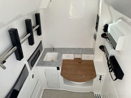 Everglades 335-CENTER-CONSOLE image